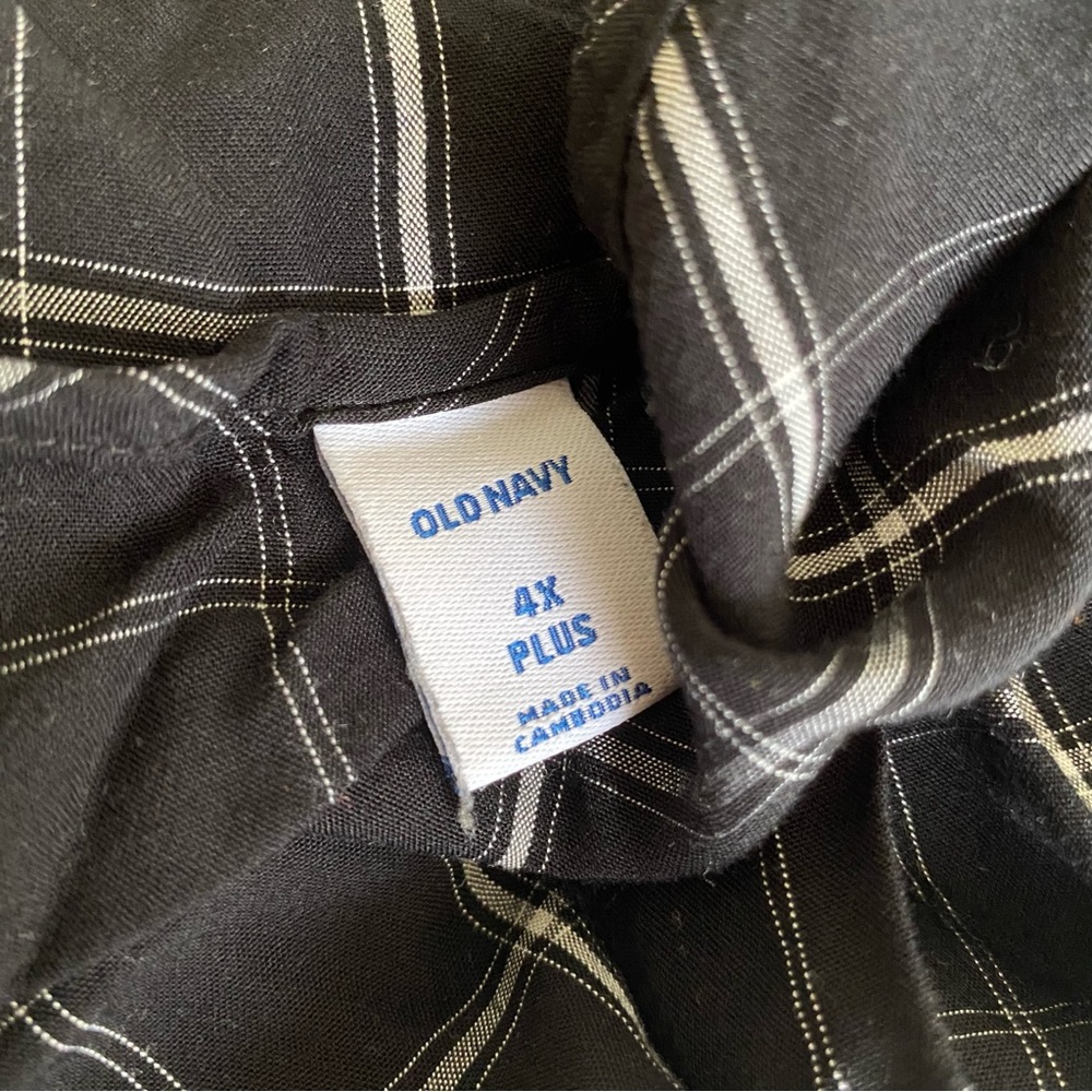Old Navy Black Plaid Waist-Defined Tie-Neck Plus-Size Dress - Picture 4 of 16